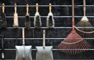 Top Lightweight Leaf Rakes for Fall Cleanup in 2025: Easy and Pain-Free Yard Work