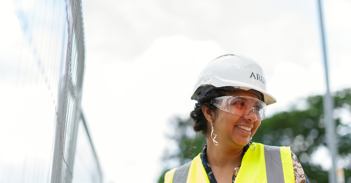 Best Safety Goggles for Outdoor Projects 2025: Top Picks for Comfort & Protection